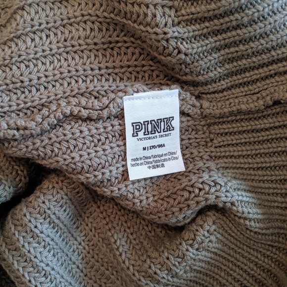 VS🎉HP🎉 PINK Sweater - Picture 4 of 6